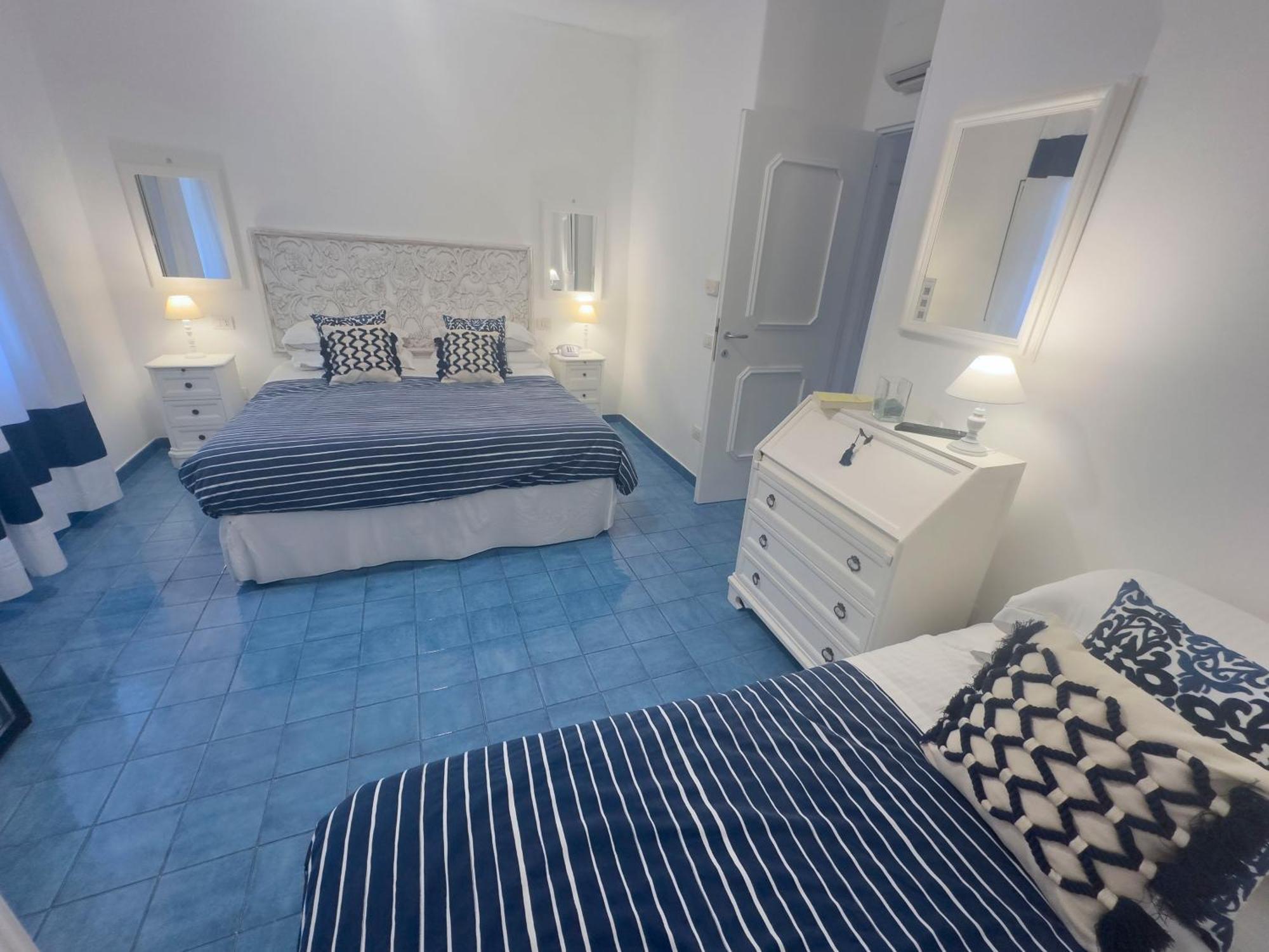 Hotel Chiaia Di Luna Понца Экстерьер фото