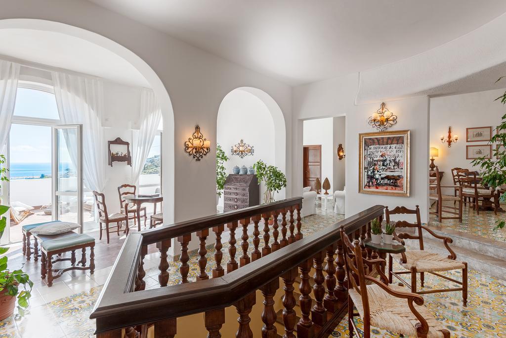 Hotel Chiaia Di Luna Понца Экстерьер фото